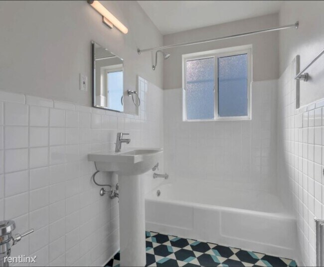 Foto del edificio - 1 br, 1 bath Apartment - 612 E 11th Ave