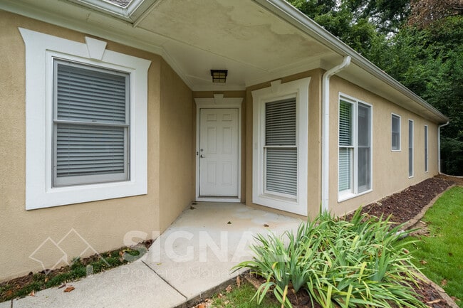 Building Photo - 836 Greystone Highlands Dr