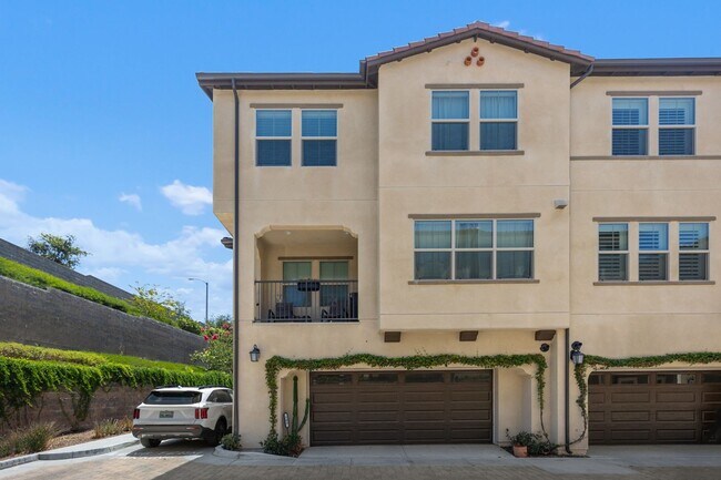 Building Photo - Newly Built Home!