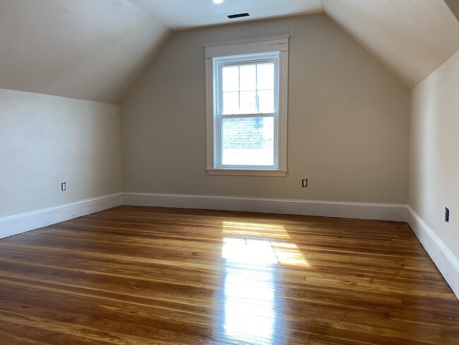 Building Photo - 18 Colberg Ave