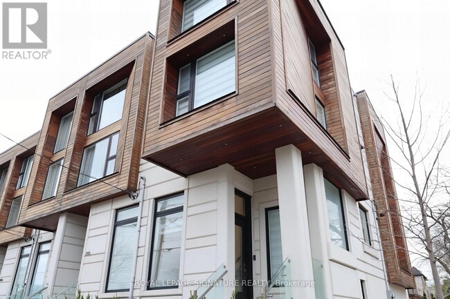 Building Photo - 3062 Bayview Ave