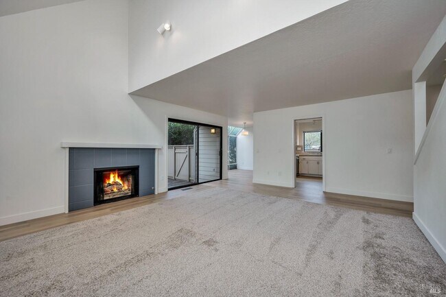 Building Photo - 1350 St James Ct