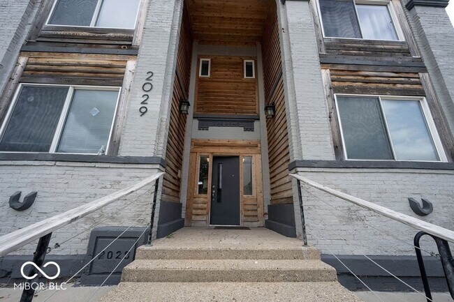 Foto del edificio - 2029 N College Ave