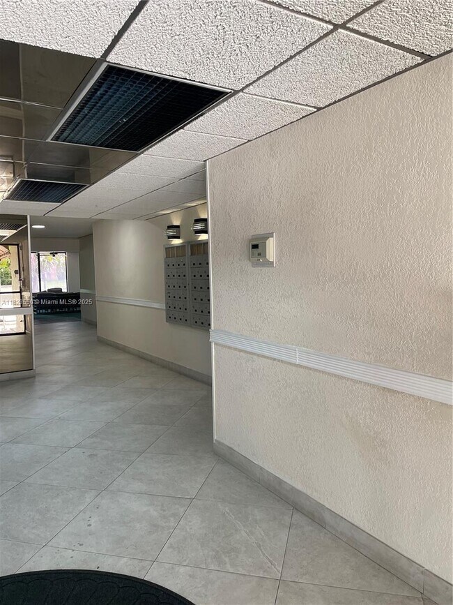 Foto del edificio - 5530 NW 44th St