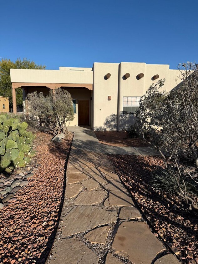 Foto principal - 3878 Stoneybrook Cir