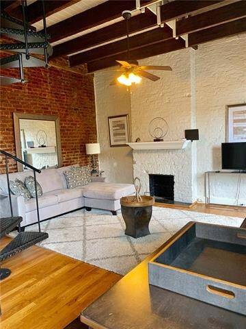 Building Photo - 523 Dumaine St