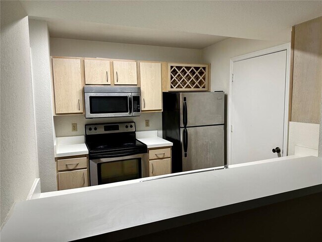 Building Photo - 7230 Westpointe Blvd