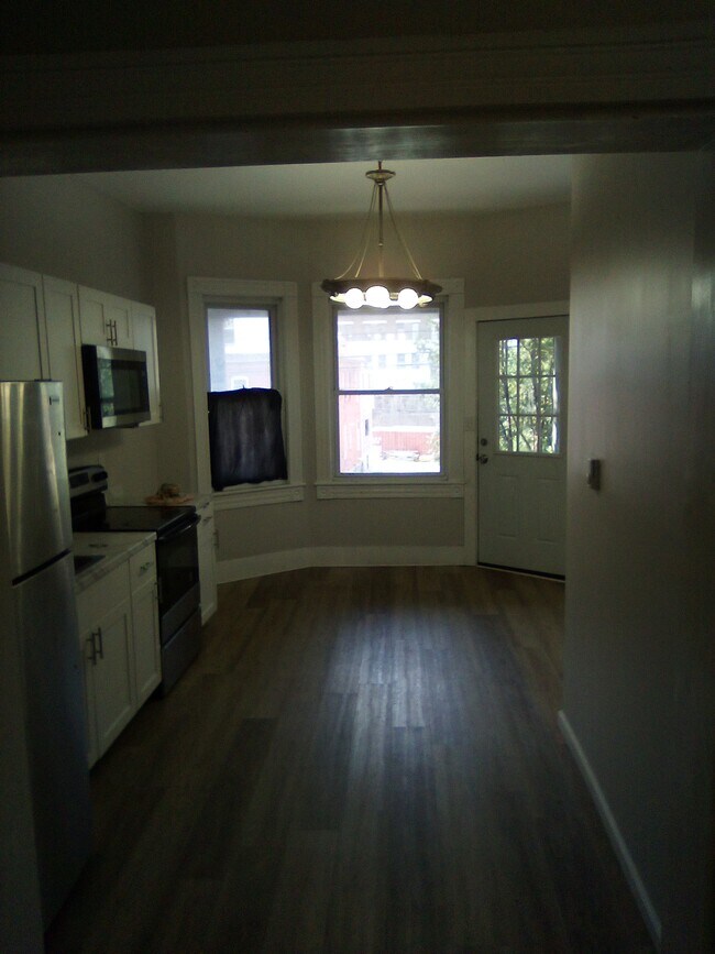 Foto del edificio - 325 Cedar Ave