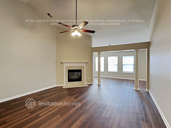 Building Photo - 4012 Edgeview Dr