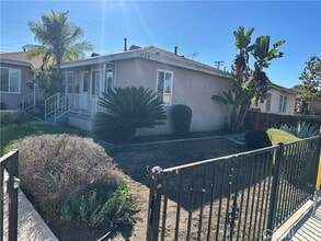 Building Photo - 5752 Jillson St
