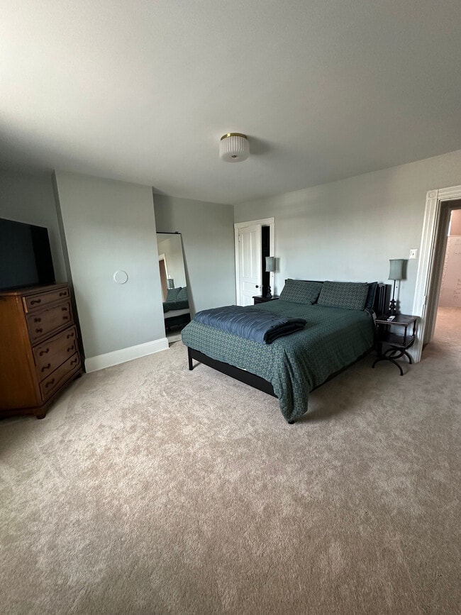 Building Photo - 248 46th St