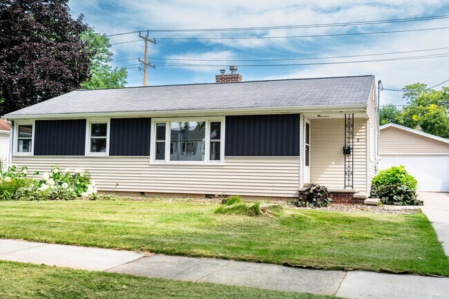 Foto del edificio - Newly remodeled three bedroom Appleton house