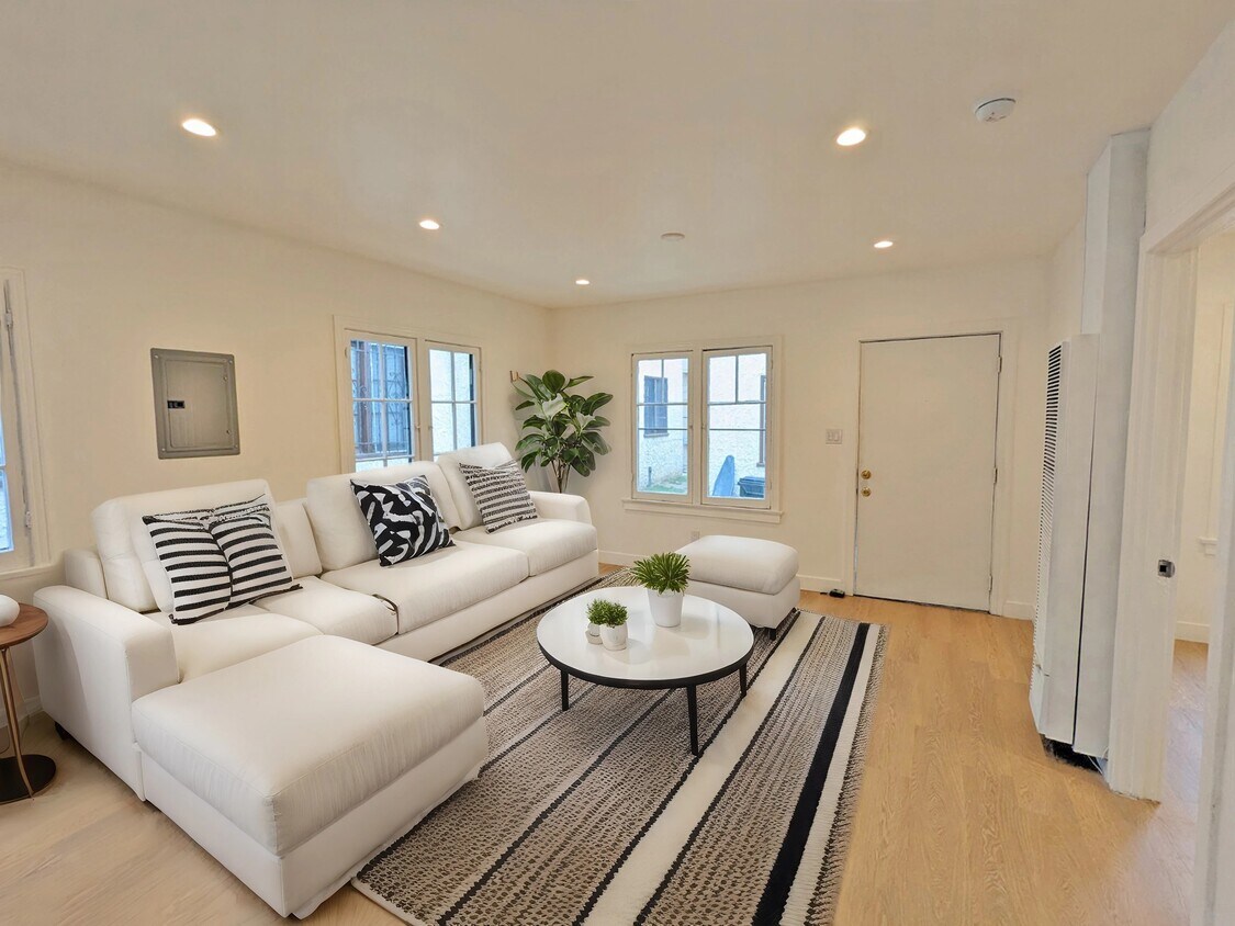 Foto principal - 3919 1/2-31-2 Mont Clair St