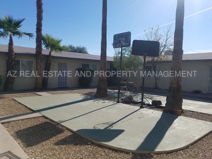Primary Photo - 4815 N 15th Ave