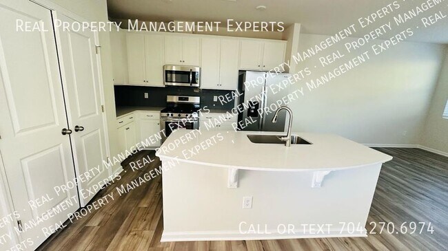 Building Photo - Brand New Construction 3BR/2.5BA Townhouse...