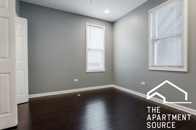 Foto del edificio - 3510 W Irving Park Rd