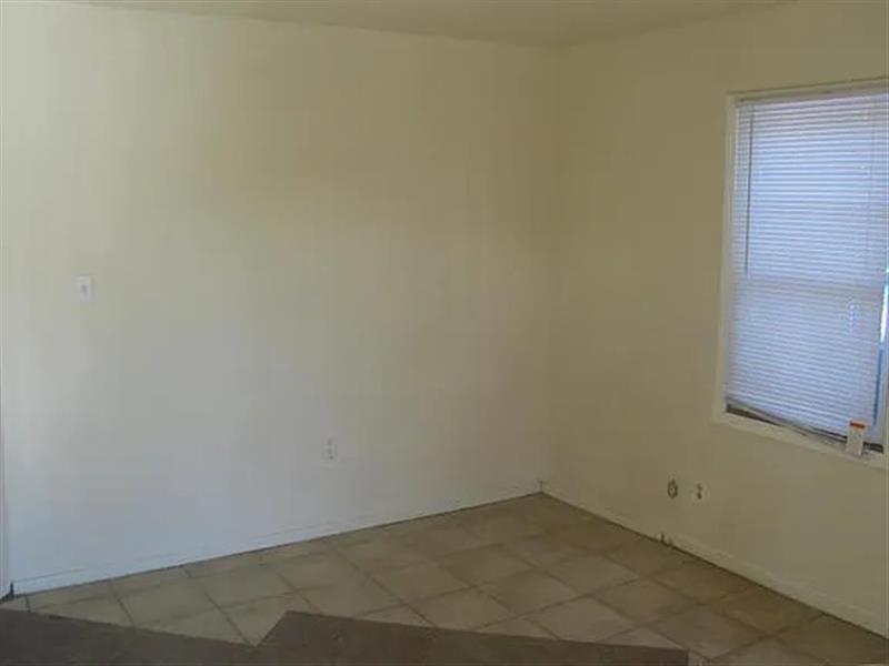 Building Photo - Cozy two bedroom
