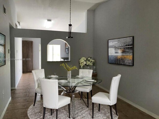 Foto del edificio - 6972 NW 179th St