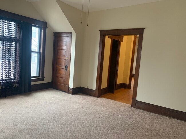 Foto del edificio - 313 W Willow St