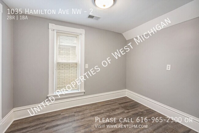 Building Photo - Available now| 2 Bedroom, 1 Bath Upper Lev...