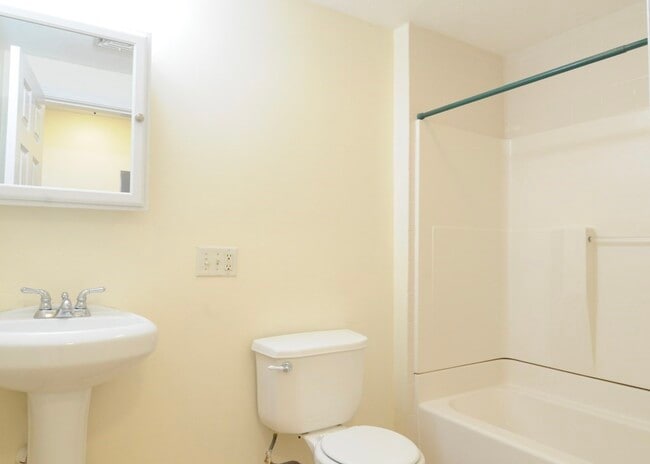 Foto del edificio - 195 Maverick St