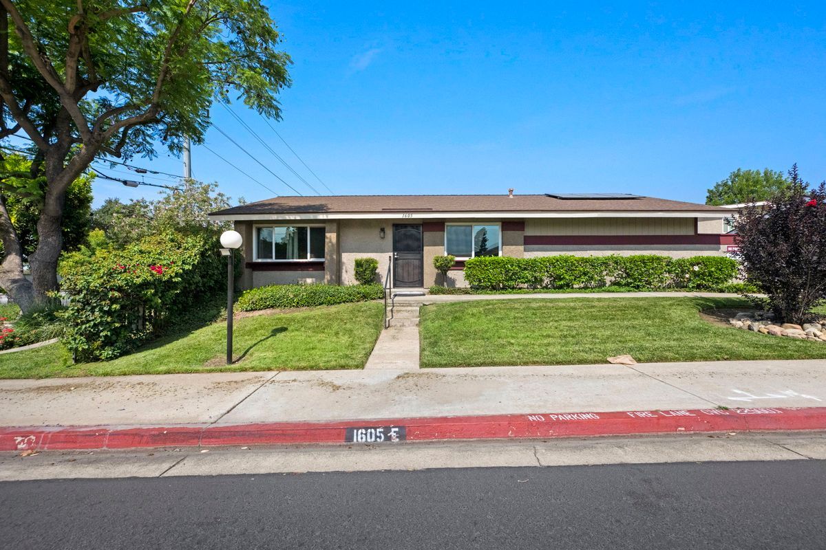 Foto principal - 1605 Carmel Cir E