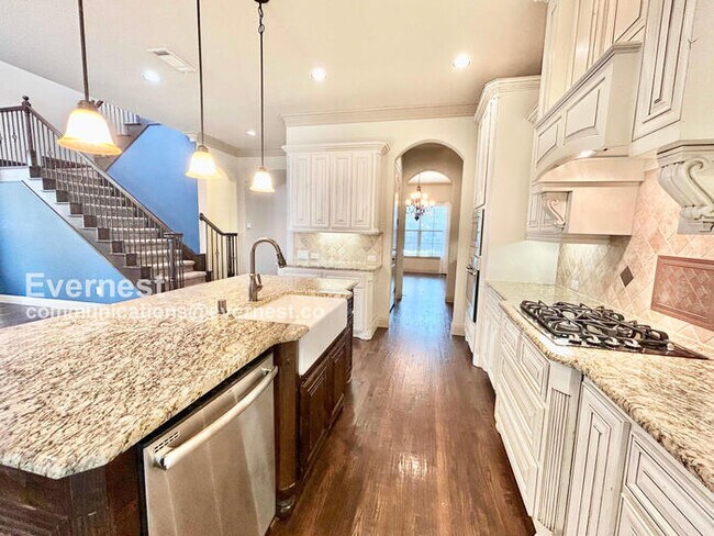 Building Photo - 4417 Villa Dr