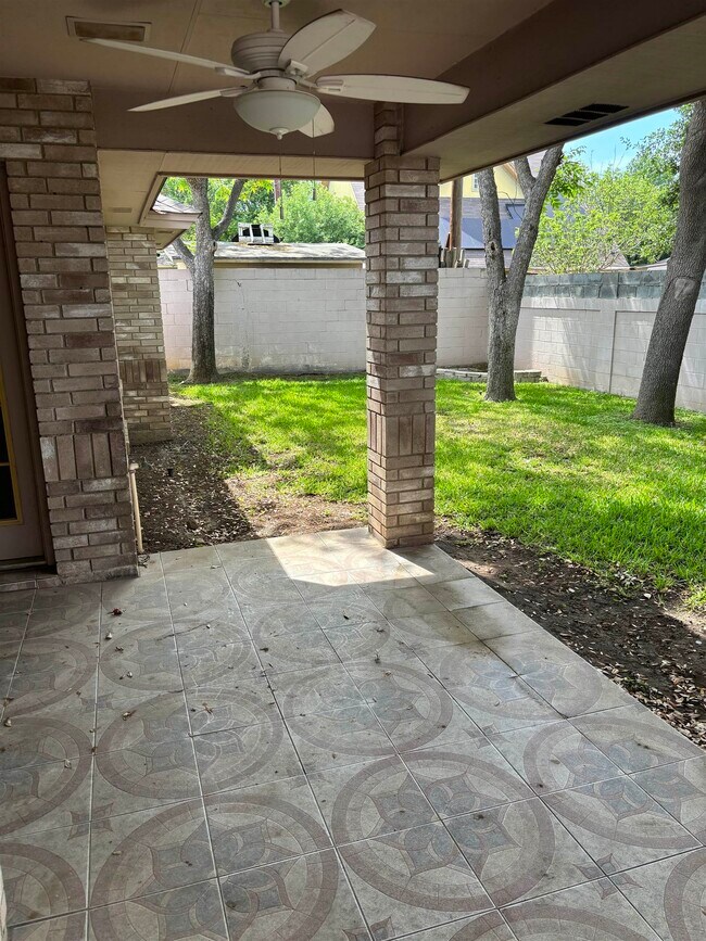 Building Photo - 438 St Croix Dr