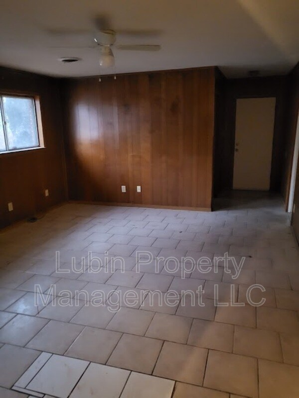 Foto del edificio - 1815 Greenview Cir