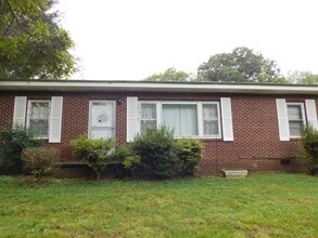 Building Photo - 721 County Rd 119
