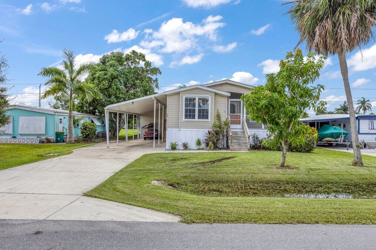 Foto principal - ** HENDERSON CREEK PARK ** 3 BED / 2 BATH ...