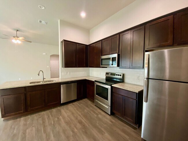 Foto del edificio - Luxury Duplex 3/2 in Seguin