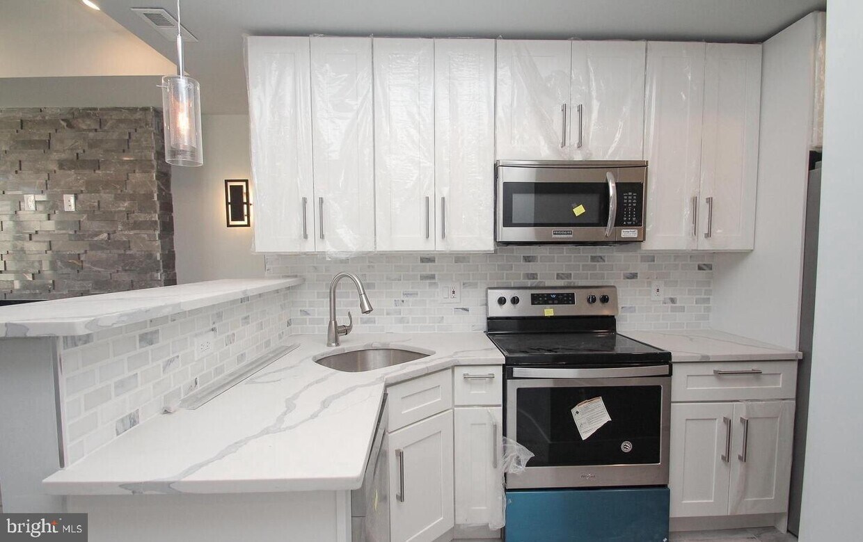 Primary Photo - 2423 Frankford Ave