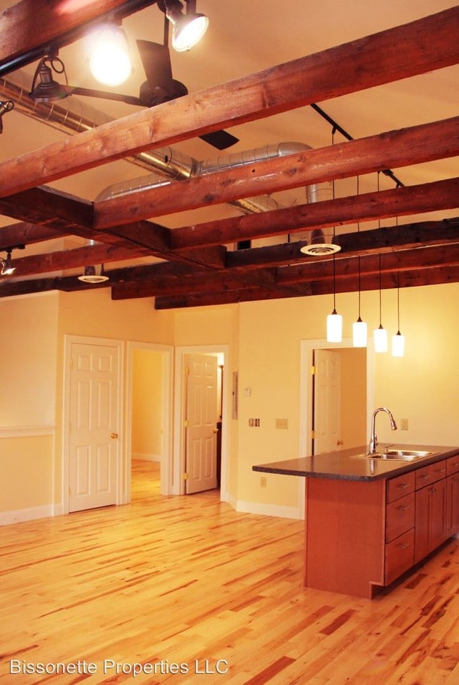 Building Photo - 108 N Winooski Ave
