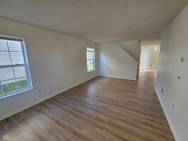 Foto del edificio - 11329 Smoothbark Dr