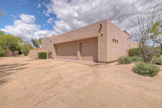 Building Photo - 8448 E Via Montoya
