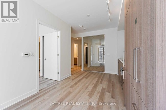 Building Photo - 840 St Clair Ave W