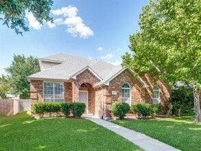 Building Photo - 9512 Saddle Dr
