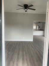 Building Photo - 1045 W 95th St