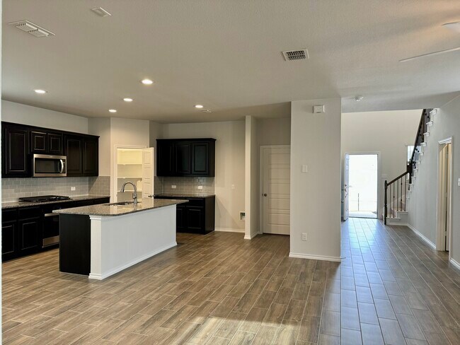 Building Photo - 1832 Ash Oak Ln