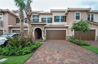 Building Photo - 106 SW 127th Terrace