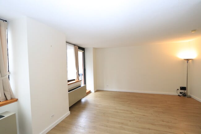 View of LR from Alcove area - 250 E 40th St