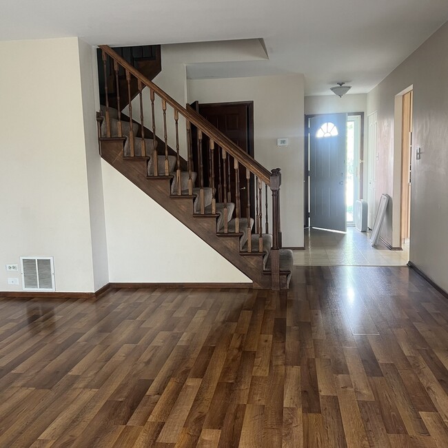 Building Photo - 1565 Coloma Ct S