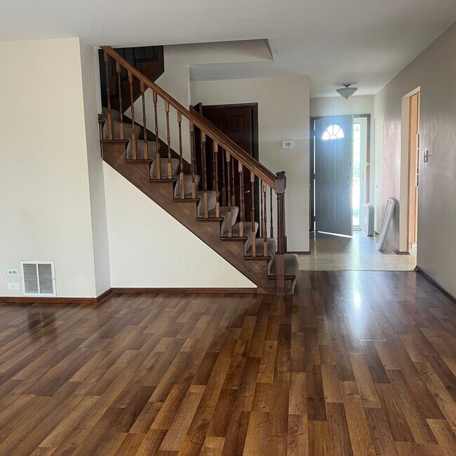 Foto del edificio - 1565 Coloma Ct S