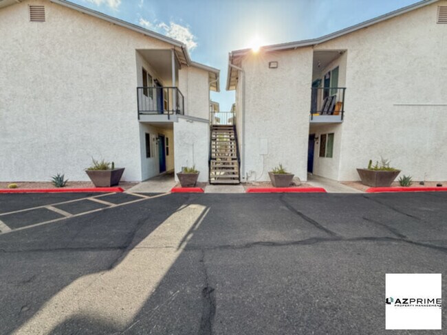 Building Photo - Welcome to This Modern, Upgraded 1/1 Apart...