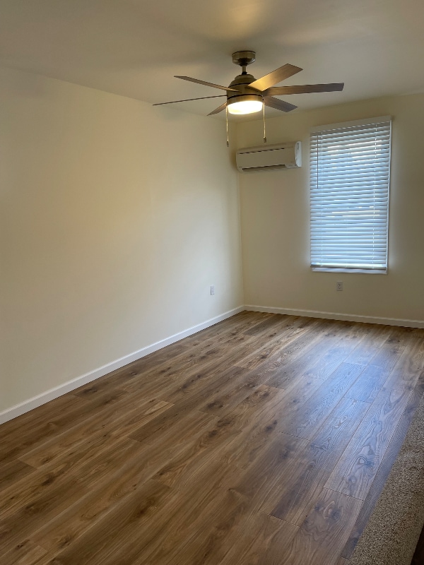 Building Photo - 1704 Buchanan Trail E
