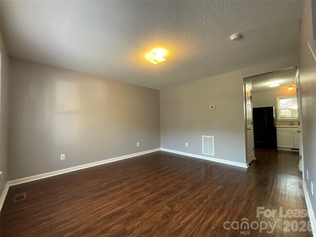 Foto del edificio - 206 W 15th St