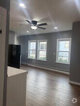 Building Photo - 100 Peever St