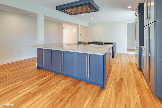 Foto del edificio - 4 br, 3.5 bath House - 119 Lakeshore Drive