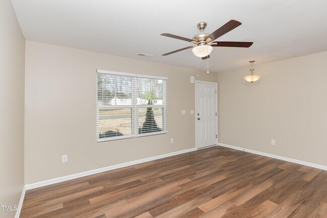 Foto del edificio - 89 Forest Island Ave